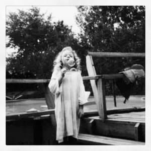 Meet your Posher, Nikki-lee